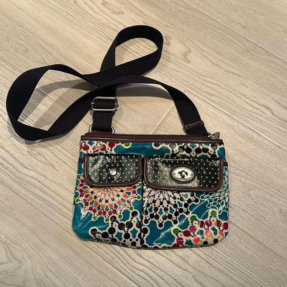 FOSSIL Purse - Picture 1 of 5